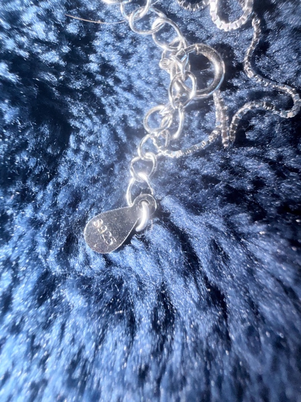 A large white freshwater pearl with S925 chain - Picture 2 of 3